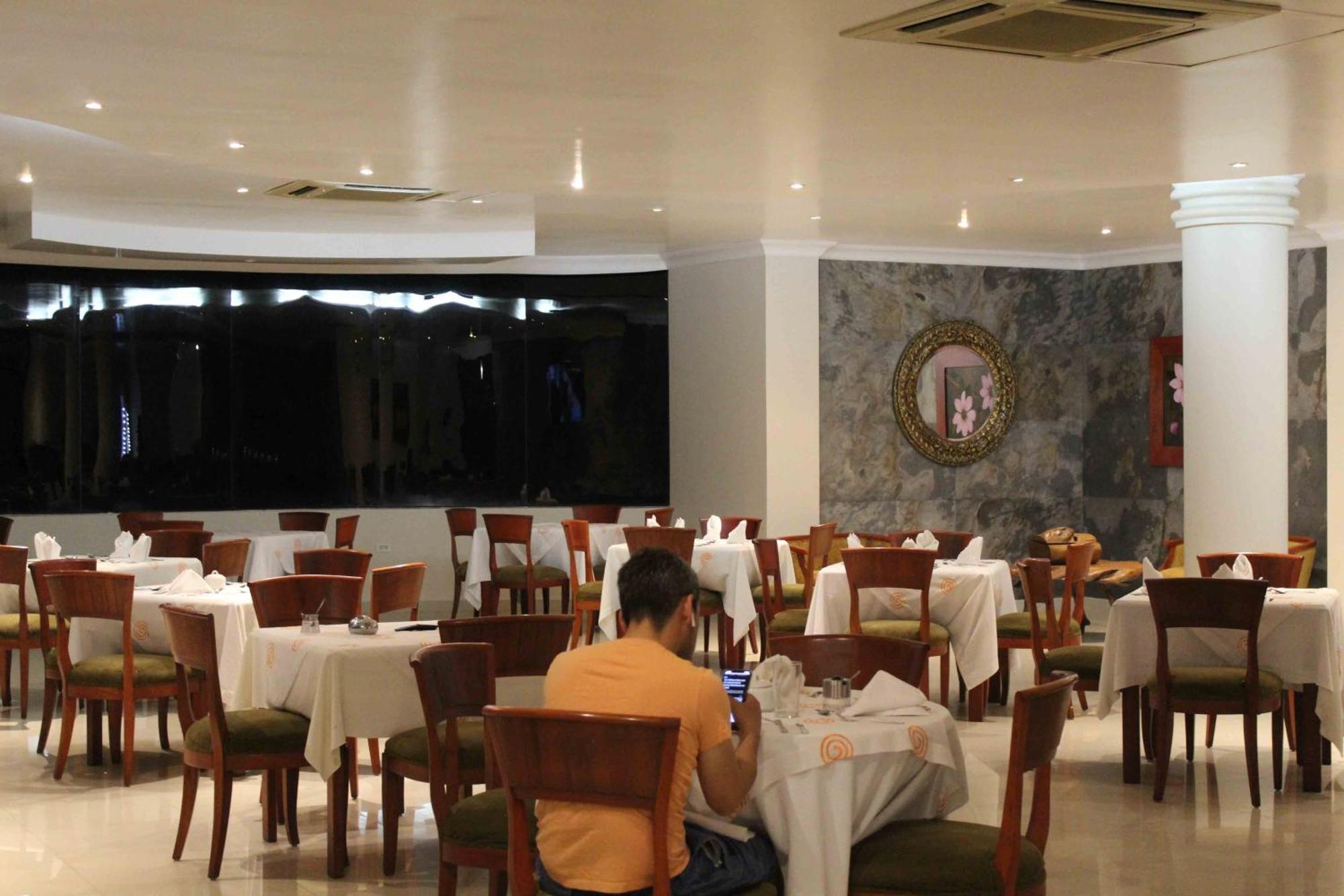 Gran Hotel De Lago - El Coca Puerto Francisco de Orellana 外观 照片